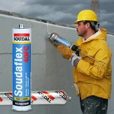 Клей-герметик полиур. Soudal Soudaflex 40FC черный 600 мл (колбаса)