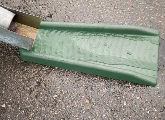 Желоб направляющий пластиковый 590х192/275х50 (зеленый) Ecoteck