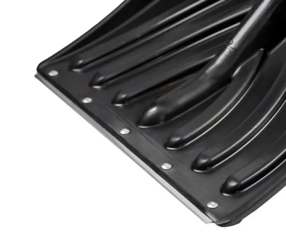 Лопата для уборки снега пластиковая Крепышок с алюм. черенком 500х335 мм