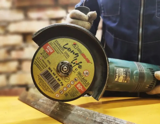 Круг отрезной по металлу LUGAABRASIV Long Life 180x22x1,6 мм