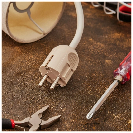 Вилка штепсельная Евро прямая с/з 16А (белая)