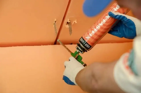 Клей-пена Пеноплэкс Fastfix с трубочкой для пенополистирола 750 мл