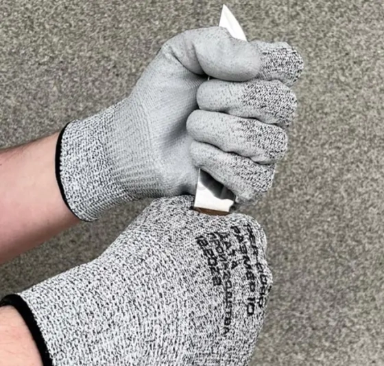 Перчатки трикотажные против порезов с латексным покрытием Kronex PER-0040