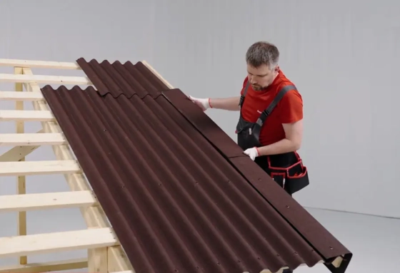 Ветровая планка (Щипец) H100 Ондулин 1х0,21 м красная