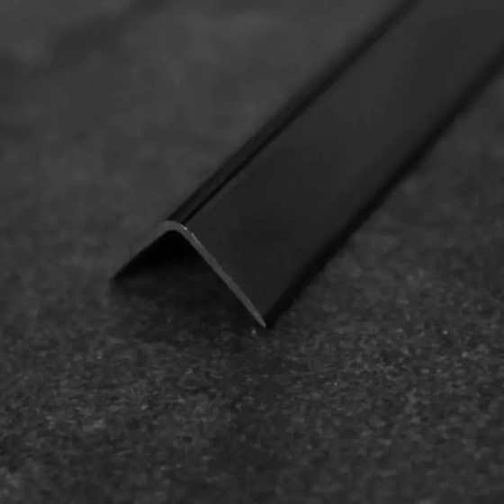 Уголок алюминиевый Profiling 15х15 черный (матовый) 3 м