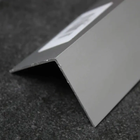 Уголок алюминиевый Profiling 50х50 серебро 3 м