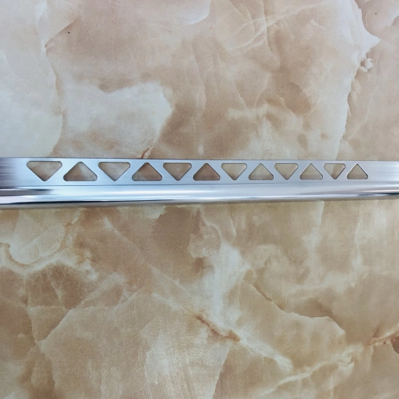 Уголок наружный овальный O10 полированный высота 10 мм 2,7 м (100)