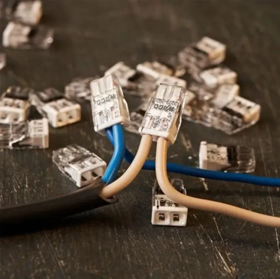 Клемма строительно-монтажная 2 отверстия Wago 2273-202