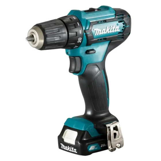 Аккумуляторная дрель-шуруповерт Makita DF333DWAE в кейсе.