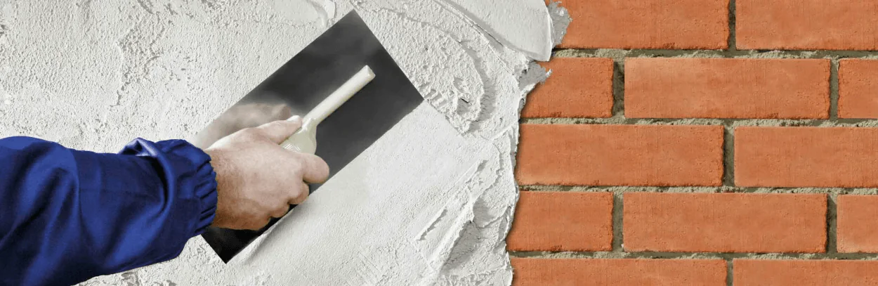 Шпатлевание кирпичной стены